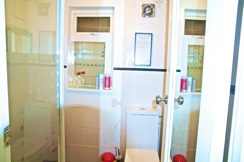 A & L Lodgings Barking  Barking (Greater London)