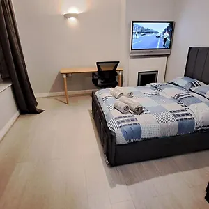 Guest house Fenia Estate, Barking (Greater London)
